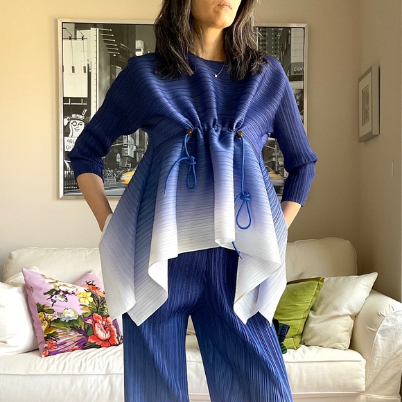 Tops - Micropleated blue ombre top